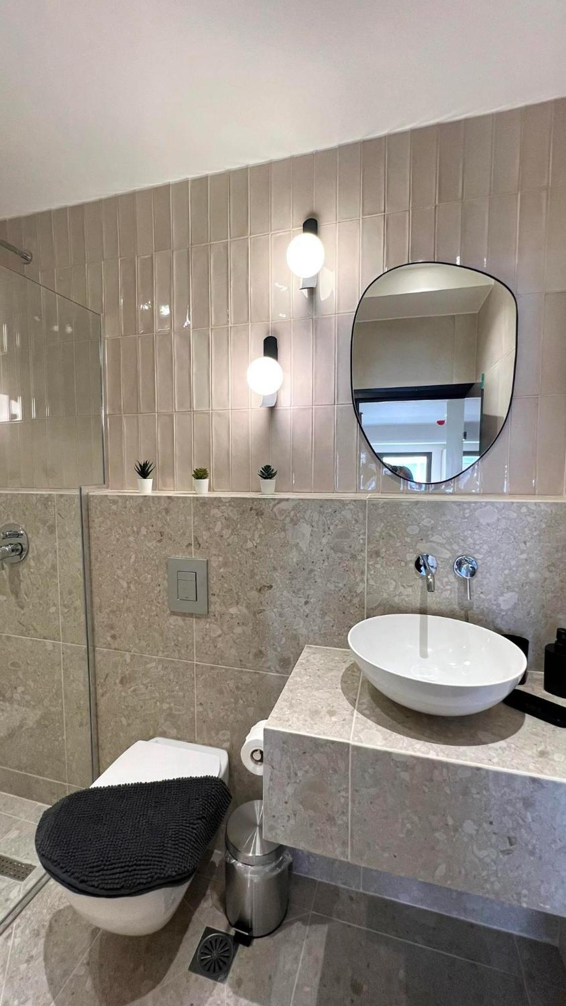 Roula Kotsonis Superior A Apartment