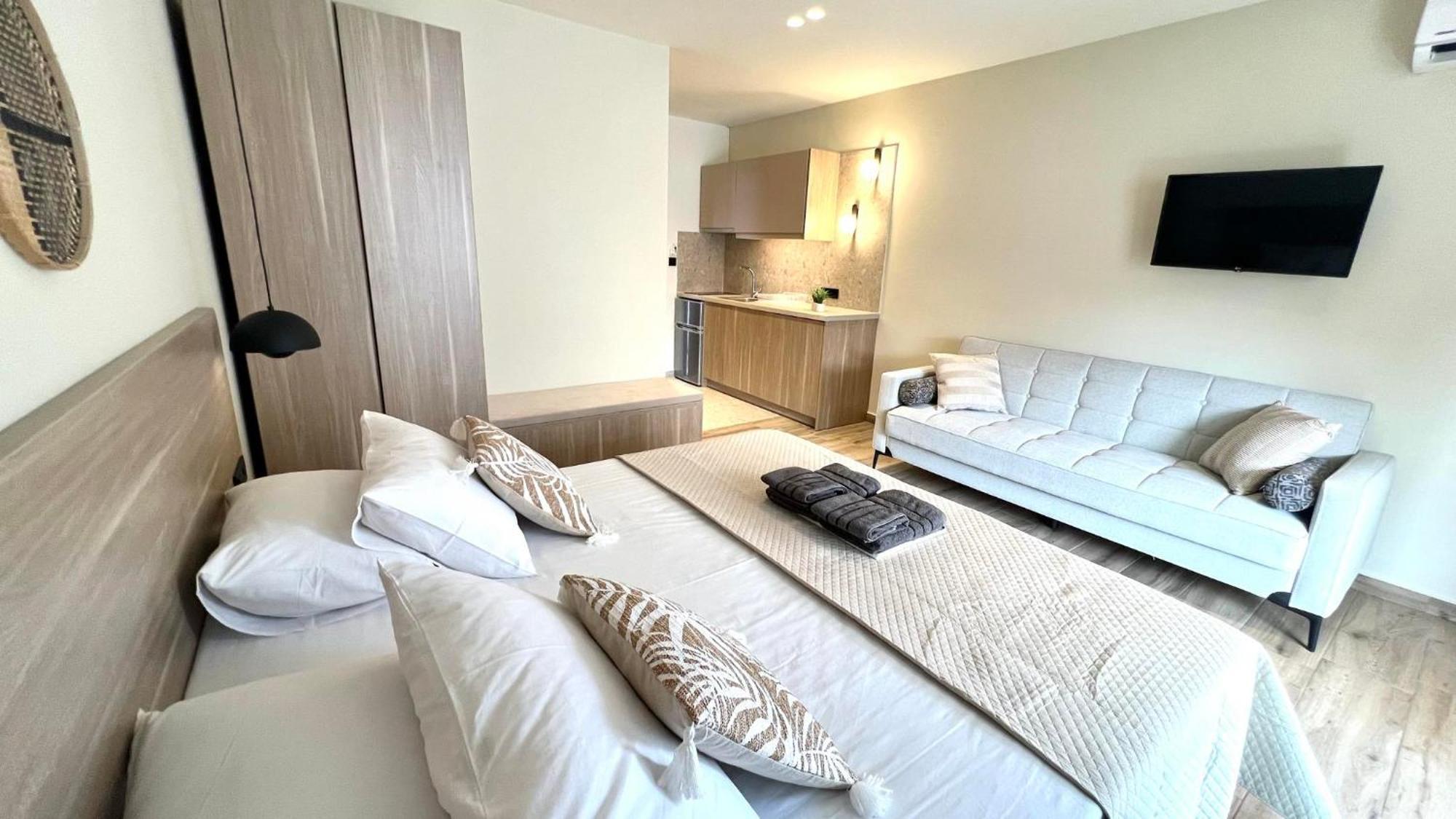 Roula Kotsonis Superior A Apartment *